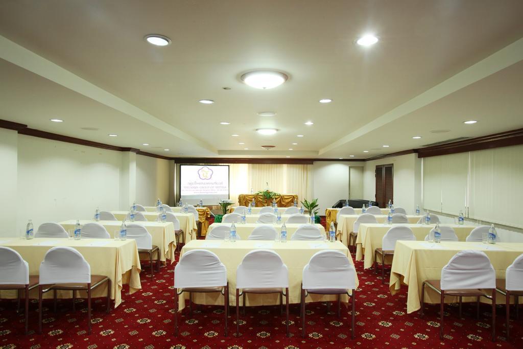 Thumrin Hotel Trang Exterior photo